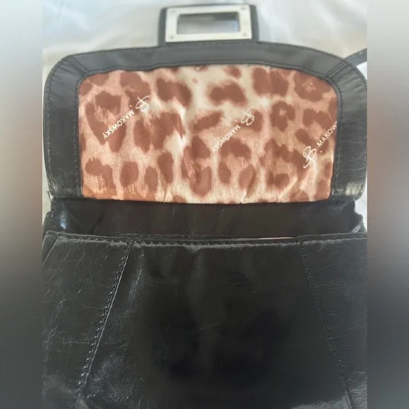 B Makowsky Black Leather Chain Strap Bag - Picture 7 of 9